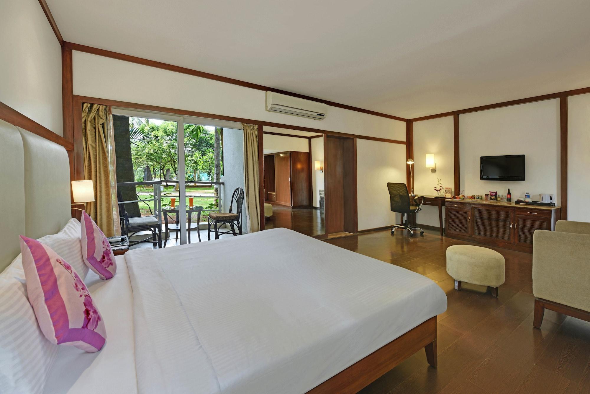 Royal Orchid Resort & Convention Centre, Yelahanka Бангалор Экстерьер фото