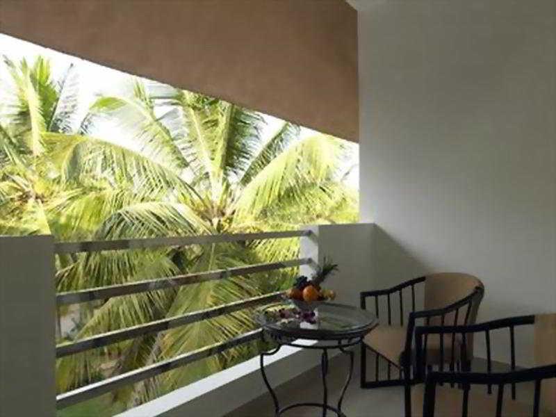 Royal Orchid Resort & Convention Centre, Yelahanka Бангалор Экстерьер фото