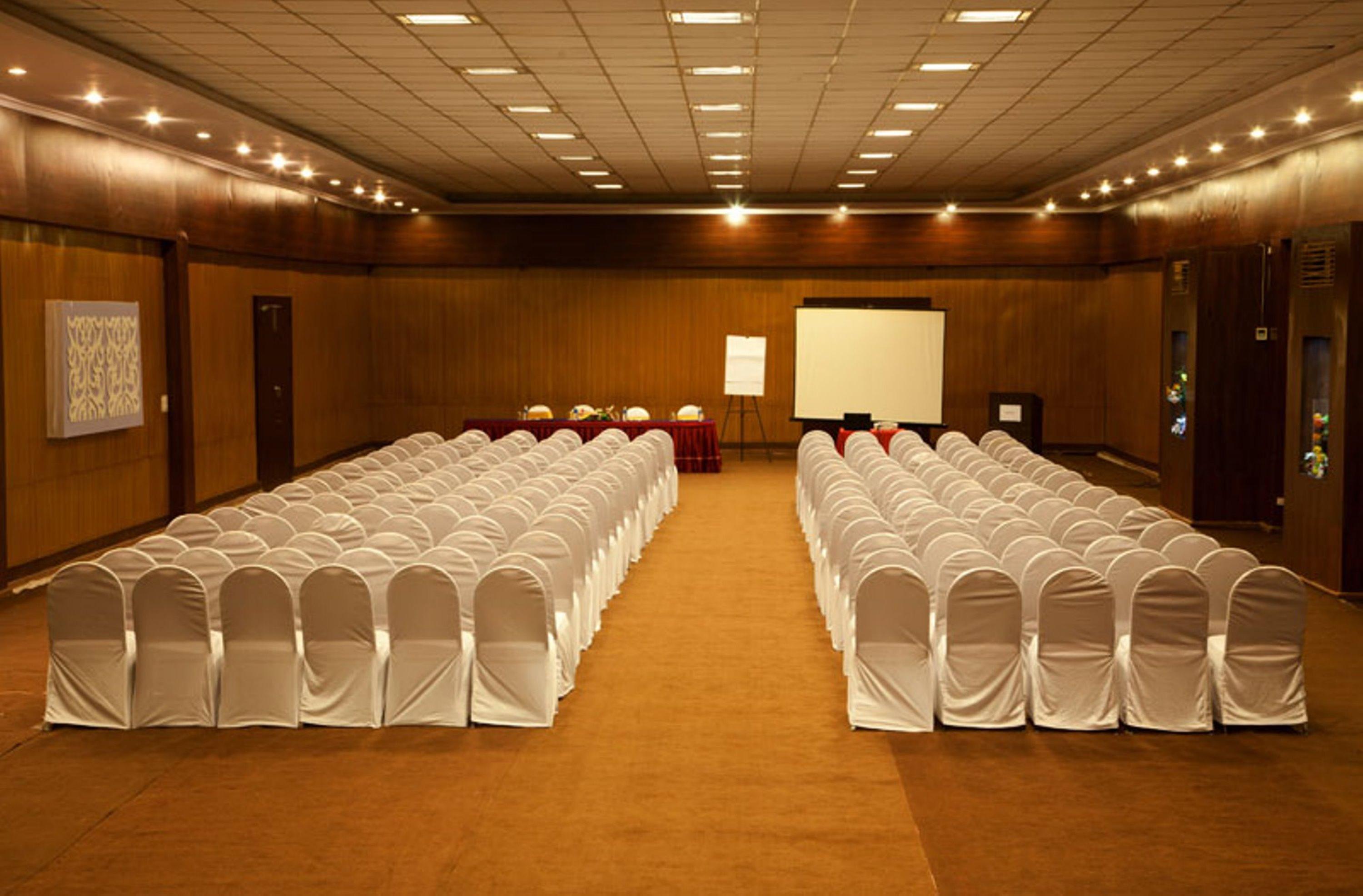 Royal Orchid Resort & Convention Centre, Yelahanka Бангалор Экстерьер фото