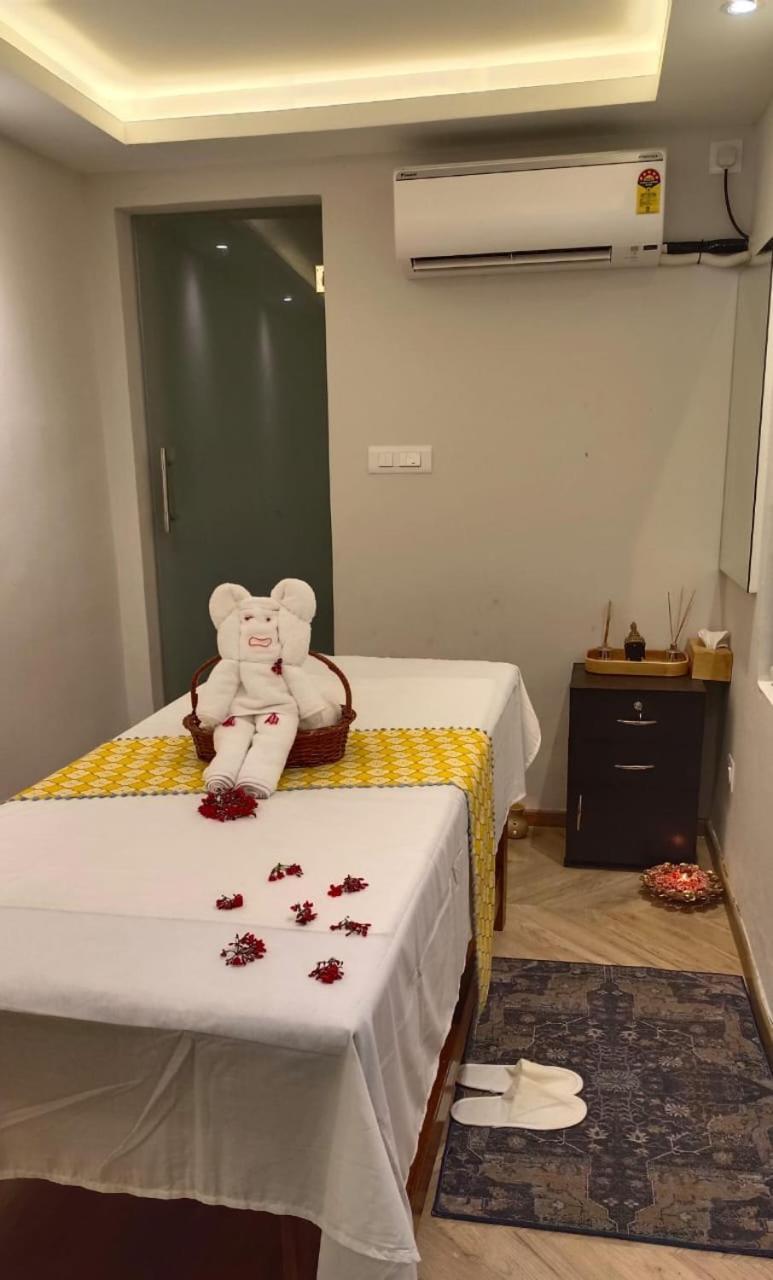 Royal Orchid Resort & Convention Centre, Yelahanka Бангалор Экстерьер фото