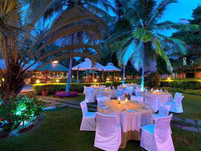 Royal Orchid Resort & Convention Centre, Yelahanka Бангалор Экстерьер фото