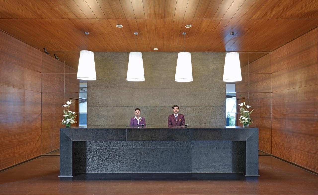 Royal Orchid Resort & Convention Centre, Yelahanka Бангалор Экстерьер фото