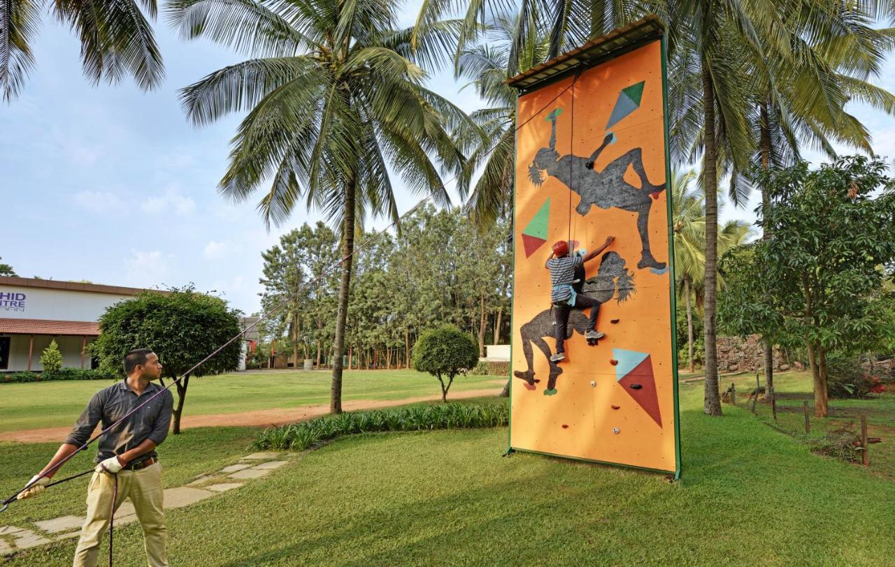 Royal Orchid Resort & Convention Centre, Yelahanka Бангалор Экстерьер фото